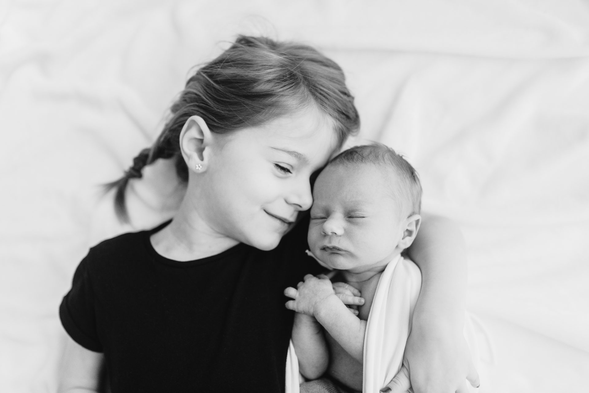 Tessa Trommer Fotografie Babyshooting natürlich Tageslicht Erfurt Neugeborenenshooting Geschwister