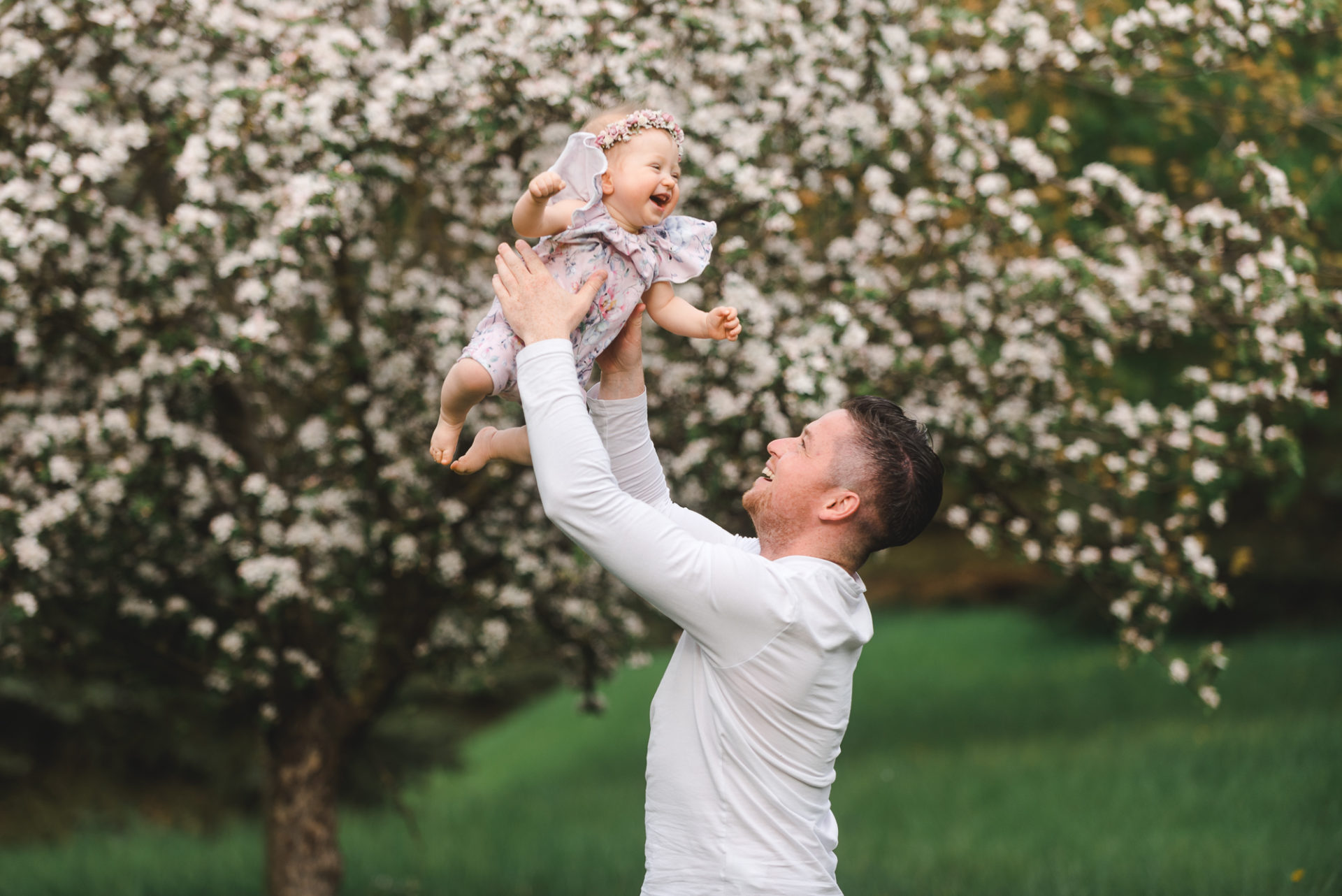 Tessa Trommer Fotografie Kirschbluete Papa Babylachen Fotoshooting Erfurt