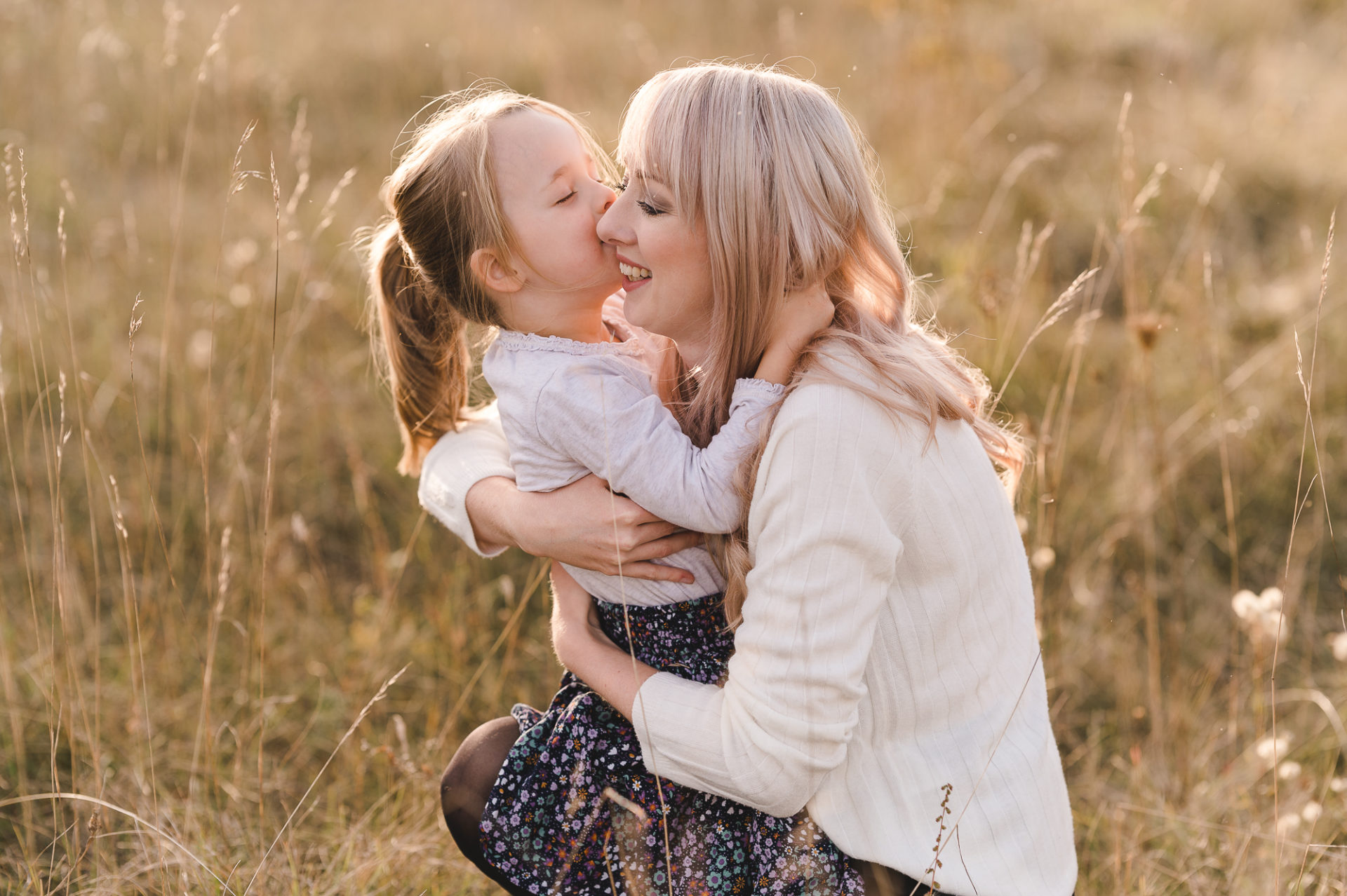 Tessa Trommer Fotografie Mama kuscheln Mutterliebe Herbstshooting Bad Berka 1 von 1