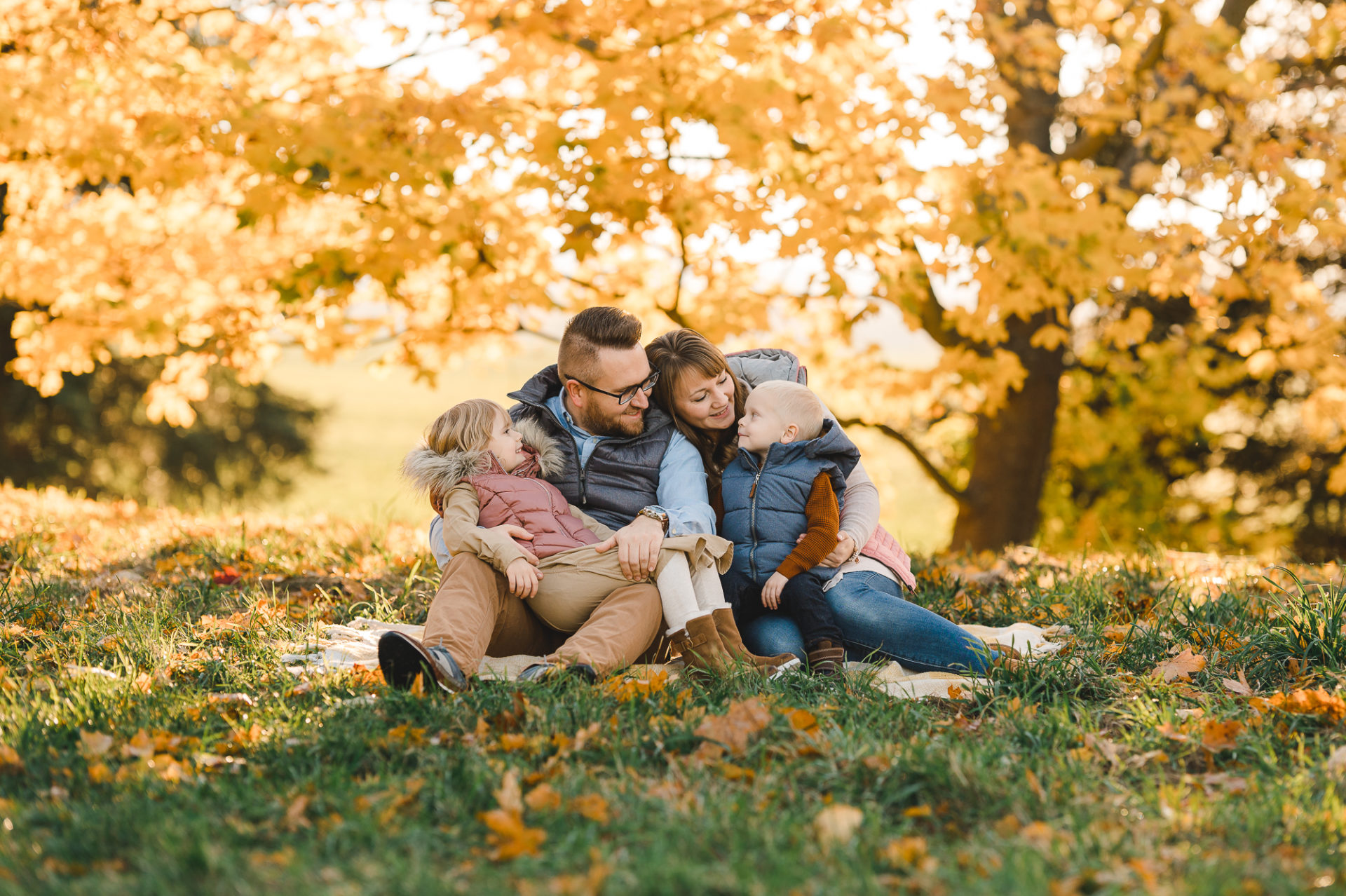 Tessa Trommer Fotografie Herbstshooting goldener Herbst Familienshooting Erfurt Weimar Bad Berka Kranichfeld 1 von 1