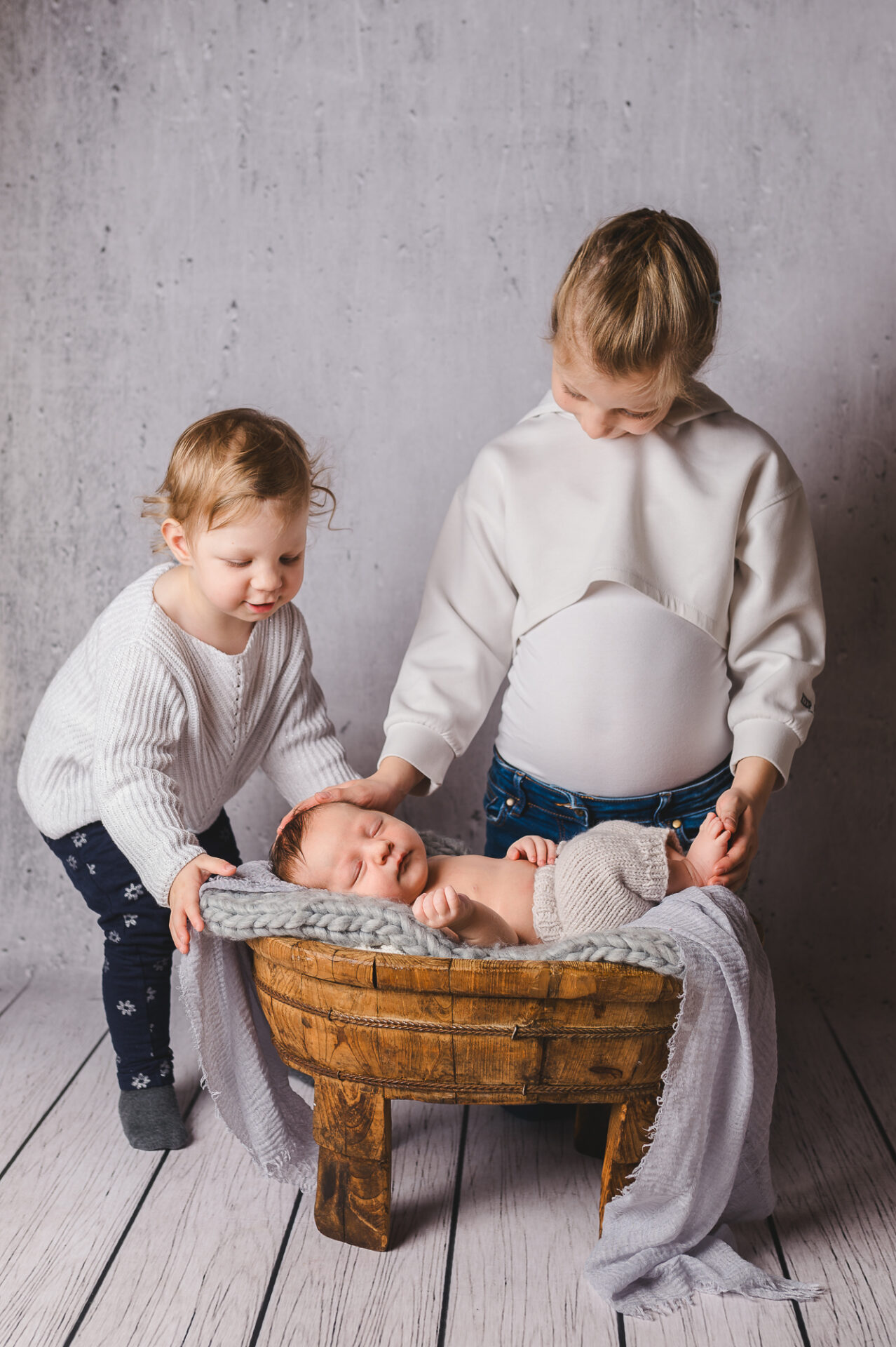 Tessa Trommer Fotografie Fotograf Erfurt Apolda Ilmenau Neugeborenenshooting Baby Hebamme Geschwister